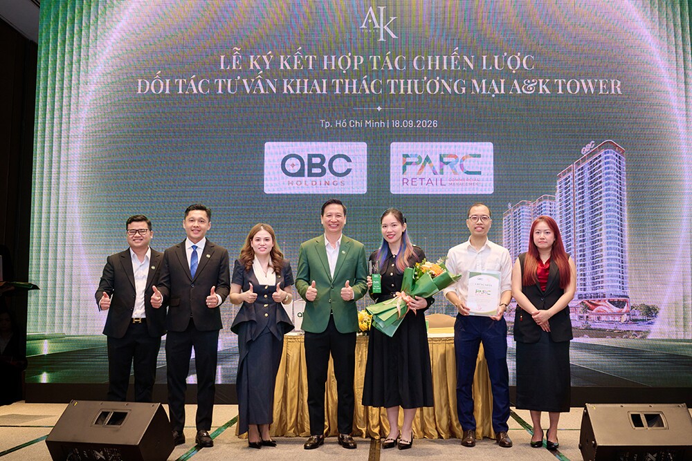 obc-holdings-ky-ket-hop-tac-voi-hon-30-don-vi-phan-phoi-dua-du-an-a-ky-ket-2-1789705440-140-width1000height667